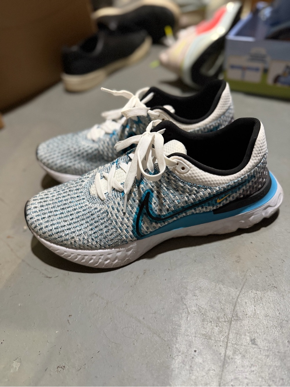 Nike Mens' White and Blue Lightweight Running Shoes